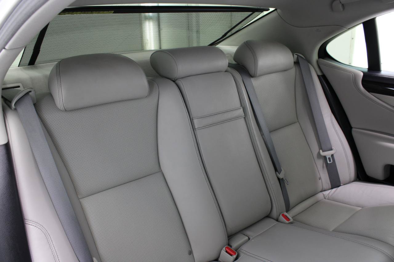 Used 2016 Lexus LS 460 w/ Comfort Package RWD image 42