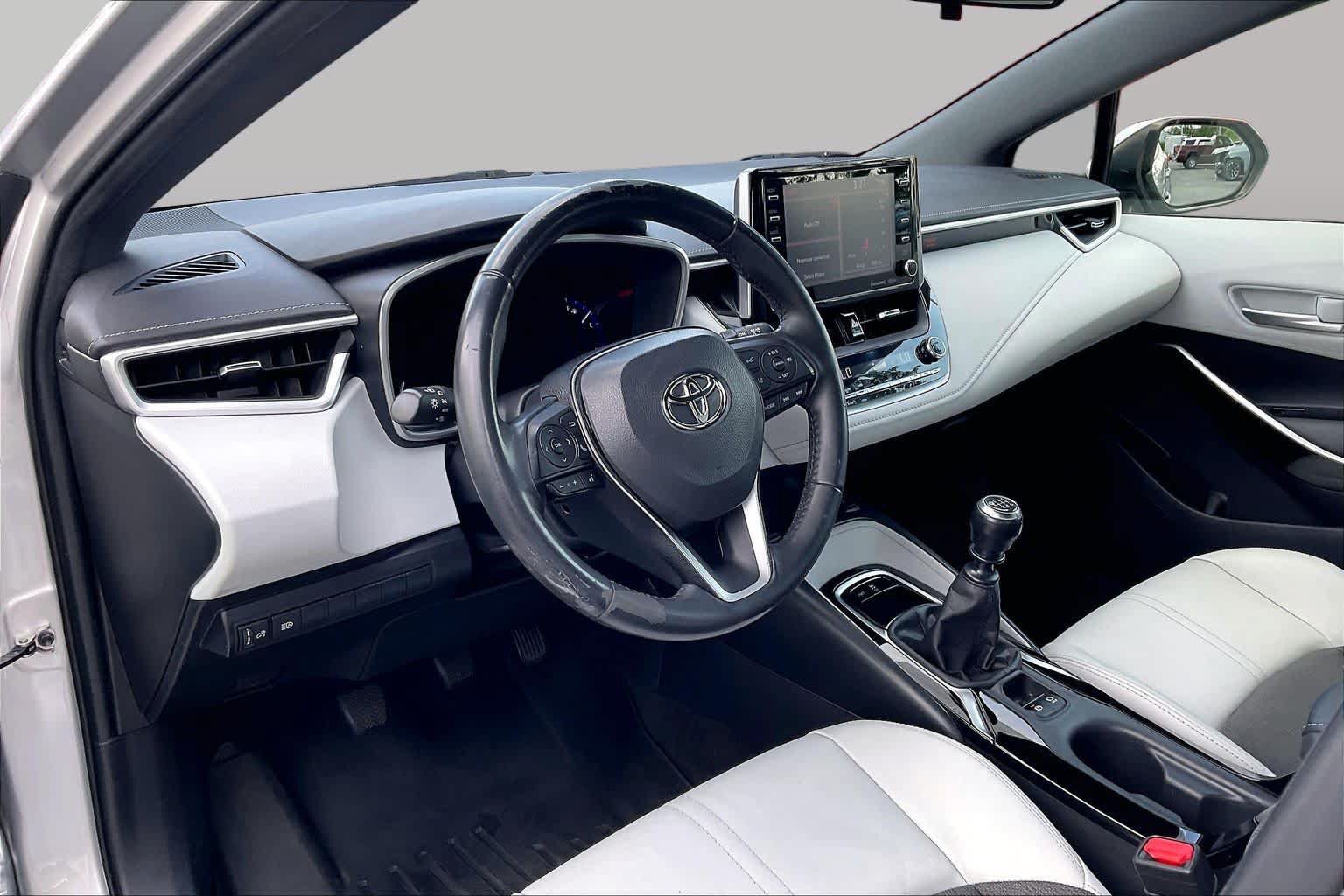 Used 2019 Toyota Corolla XSE FWD image 16
