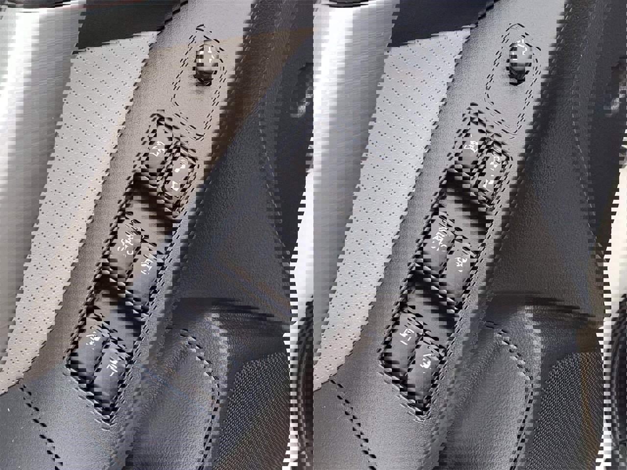 Used 2015 Subaru Forester 2.5i Limited w/ Popular Package #2 image 15