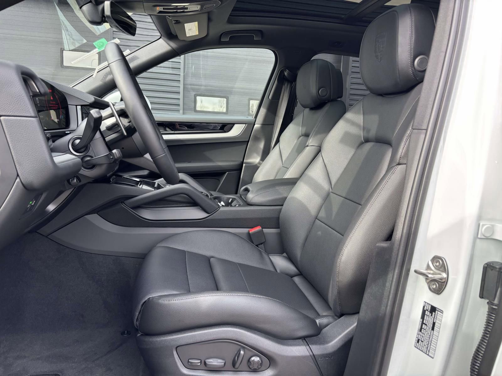 New 2026 Porsche Cayenne image 16