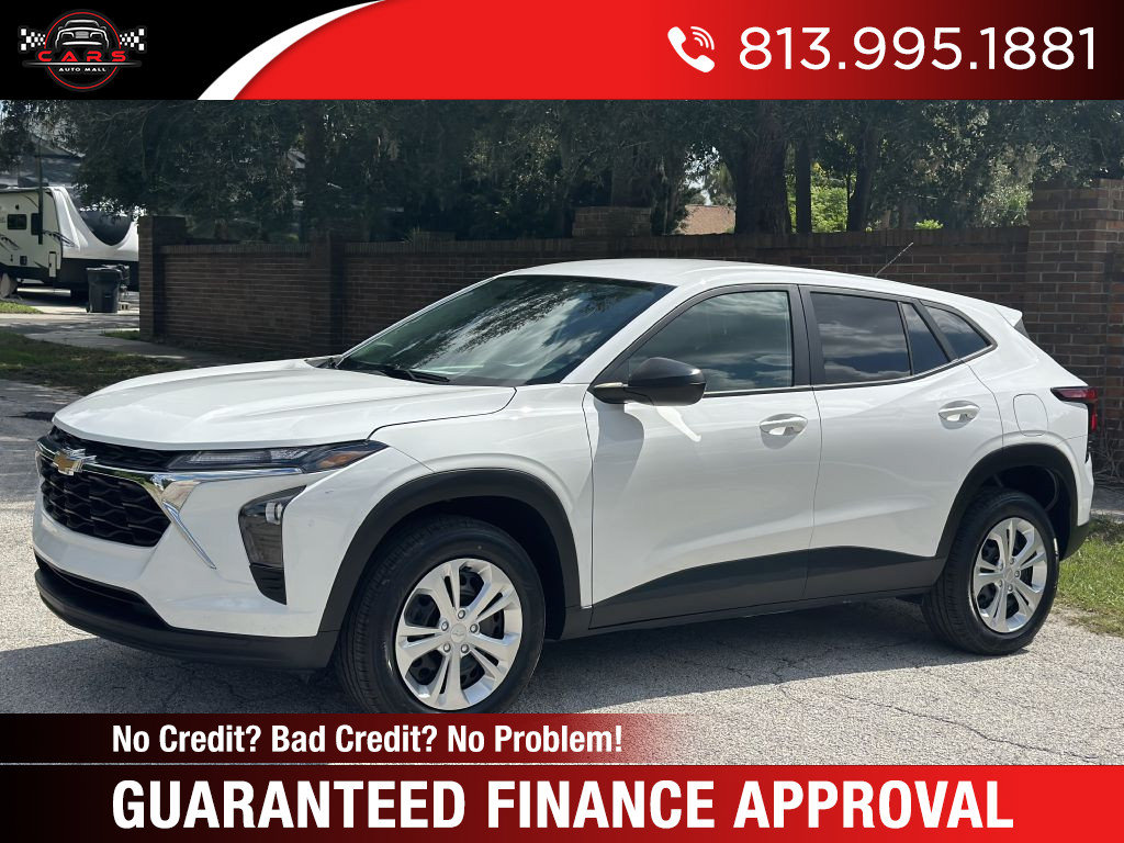 Used 2024 Chevrolet Trax LS FWD image 1
