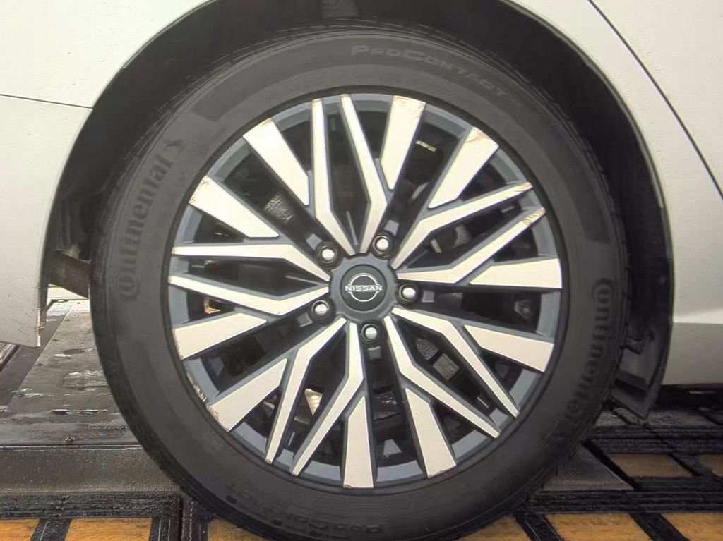 Used 2024 Nissan Altima 2.5 SV image 12