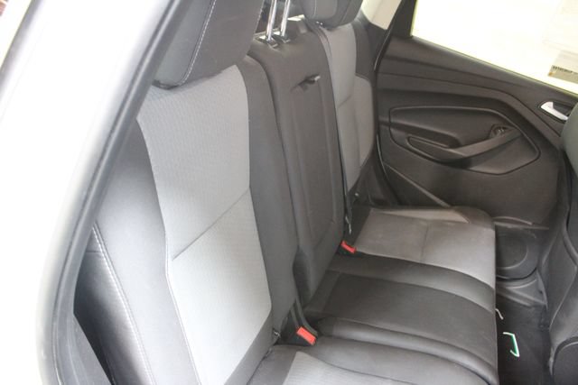Used 2019 Ford Escape SE w/ Ford Safe & Smart Package AWD/4WD image 9