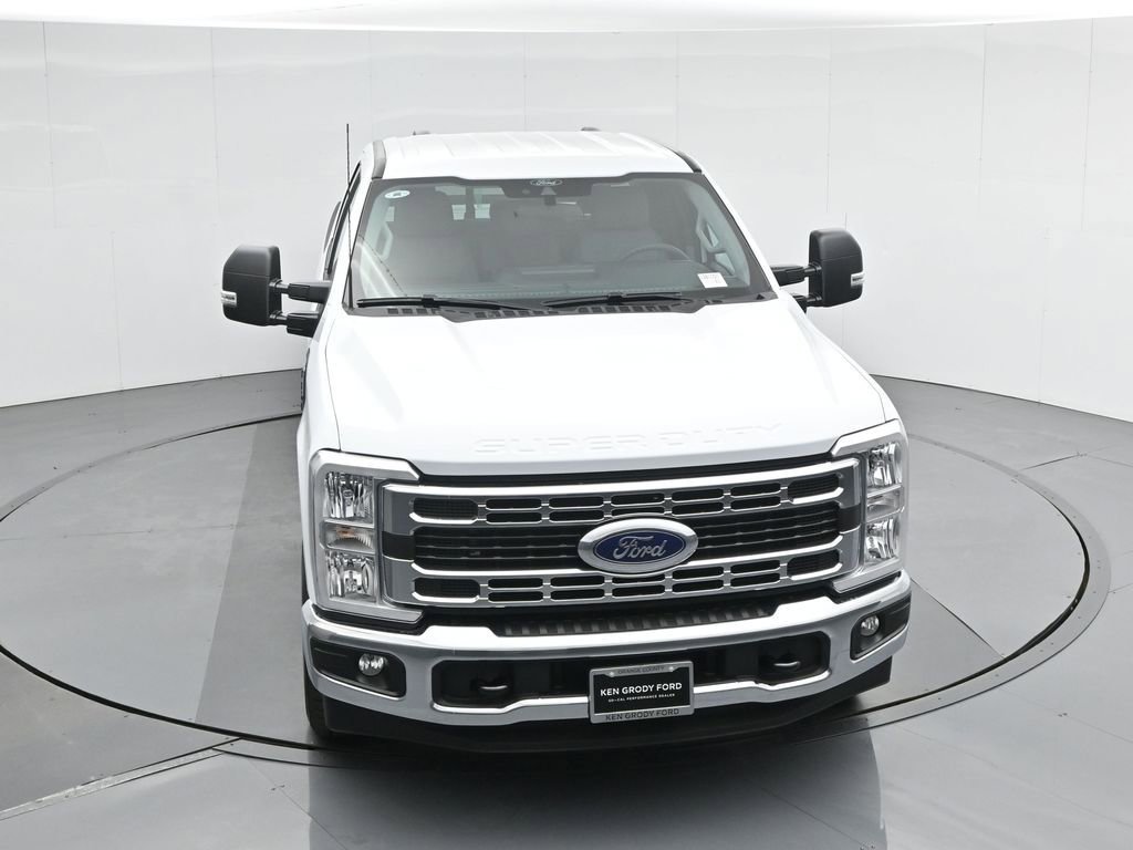 New 2026 Ford F350 XLT image 40
