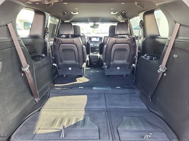 Used 2025 Chrysler Pacifica Select FWD image 34