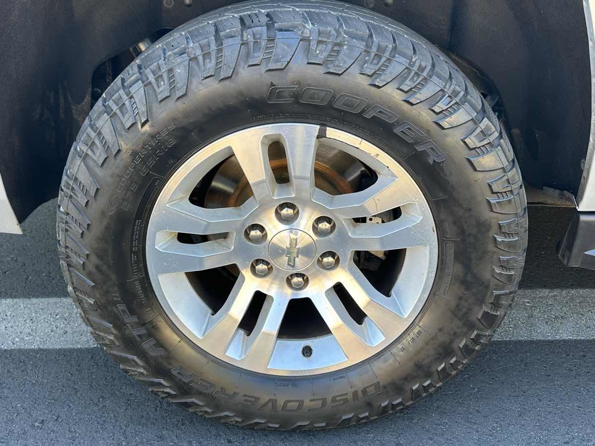 Used 2019 Chevrolet Suburban LT AWD/4WD image 64