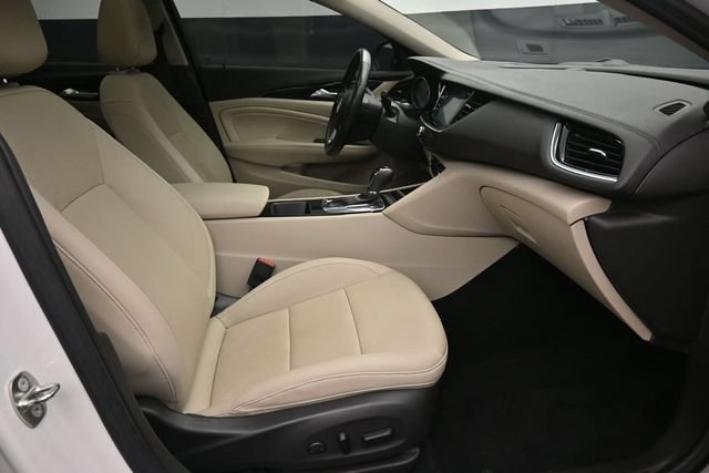 Used 2018 Buick Regal Essence w/ Driver Confidence Package #1 AWD/4WD image 26