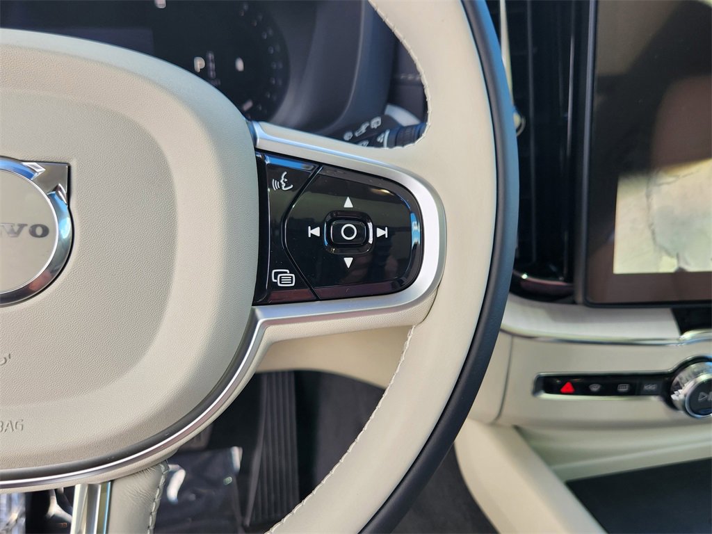 New 2026 Volvo XC60 B5 Ultra w/ Protection Package Premier image 9