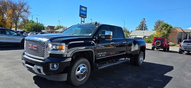Used 2015 GMC Sierra 3500 Denali w/ Duramax Plus Package image 3