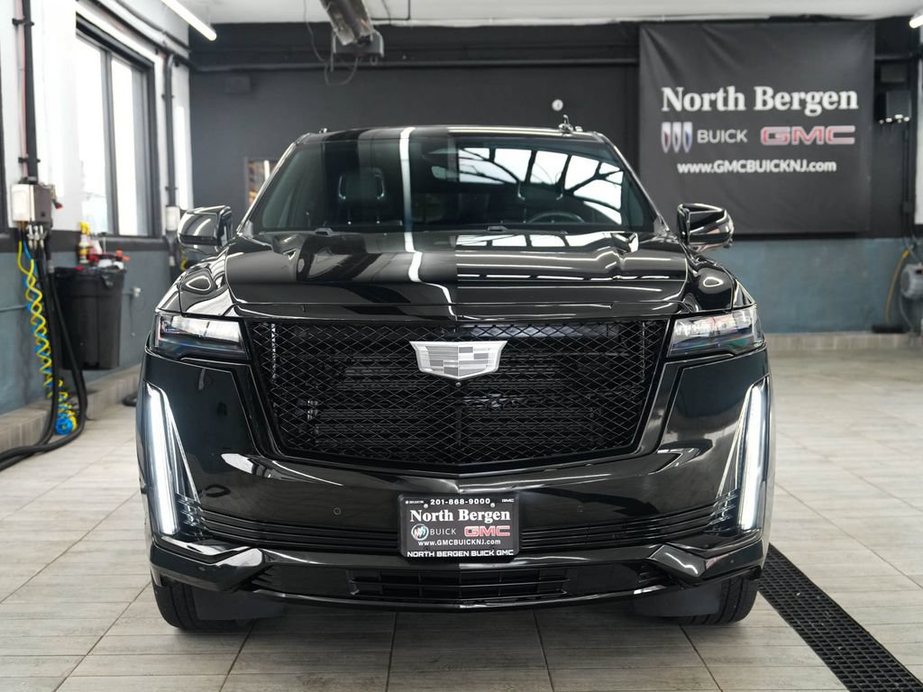Used 2023 Cadillac Escalade ESV Sport w/ LPO, ONYX Package AWD/4WD image 2