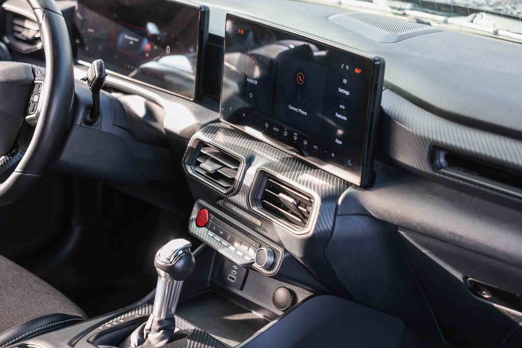 Used 2024 Ford Mustang Convertible image 4