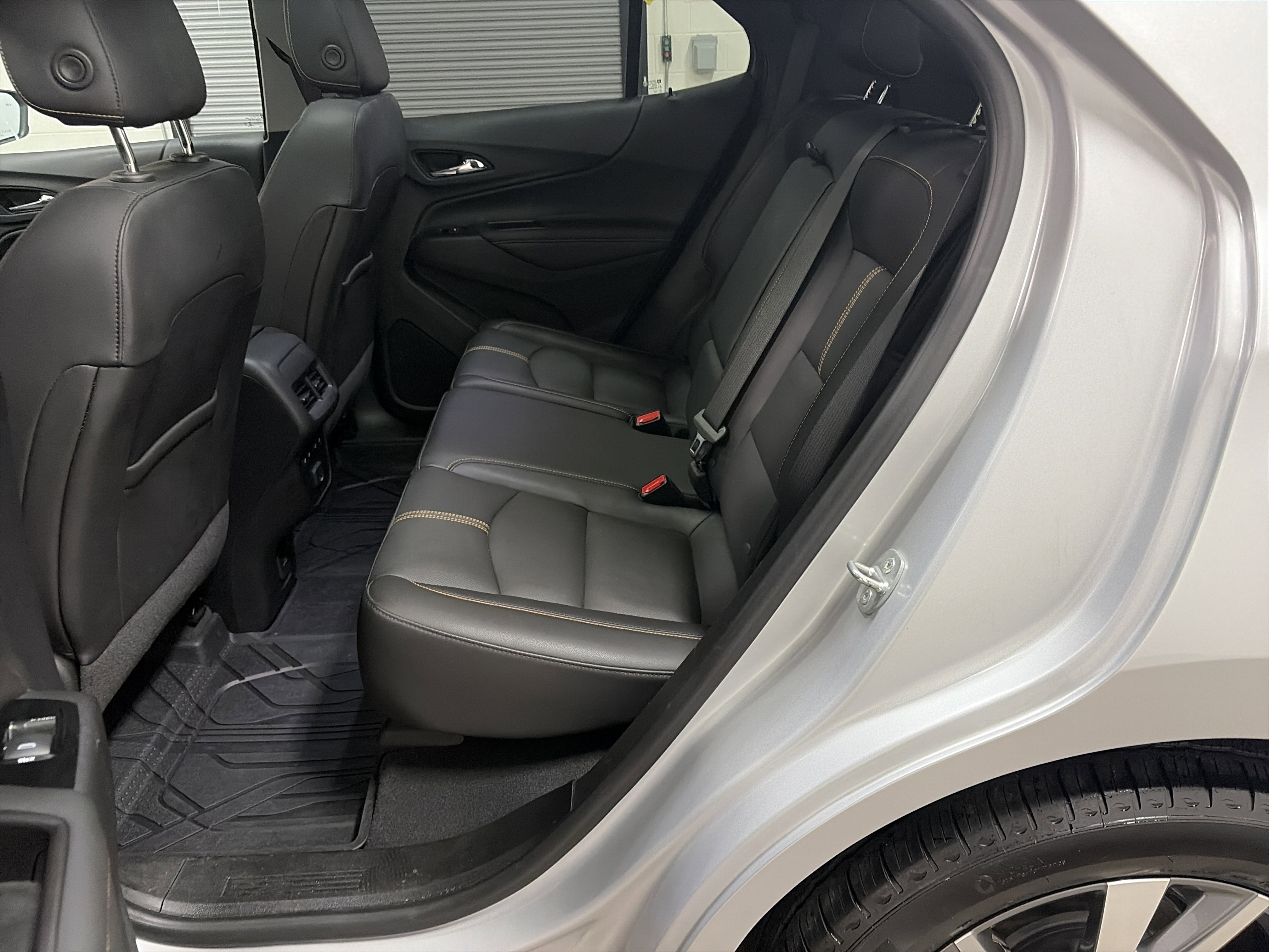 Used 2022 Chevrolet Equinox Premier AWD/4WD image 27
