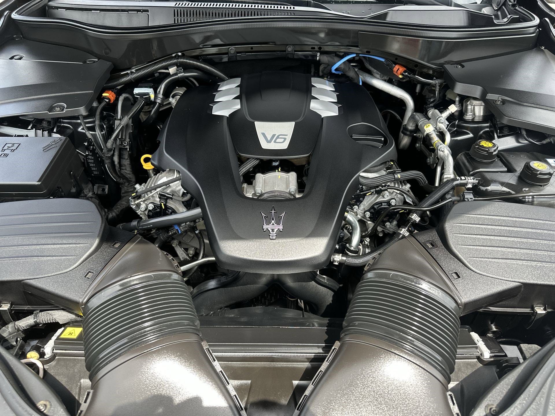 Used 2022 Maserati Levante GT AWD/4WD image 18