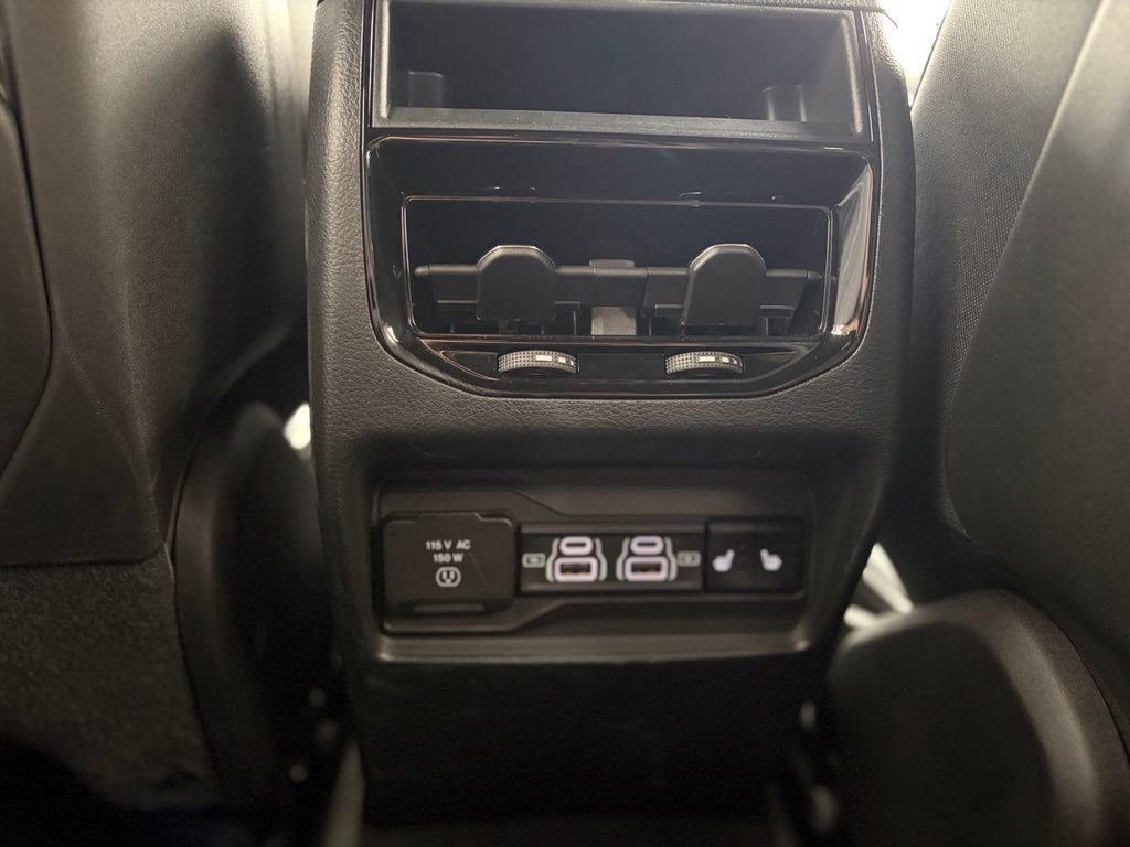Used 2025 Jeep Grand Cherokee Limited AWD/4WD image 15