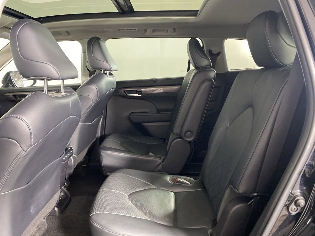 Used 2023 Toyota Highlander Platinum AWD/4WD image 33