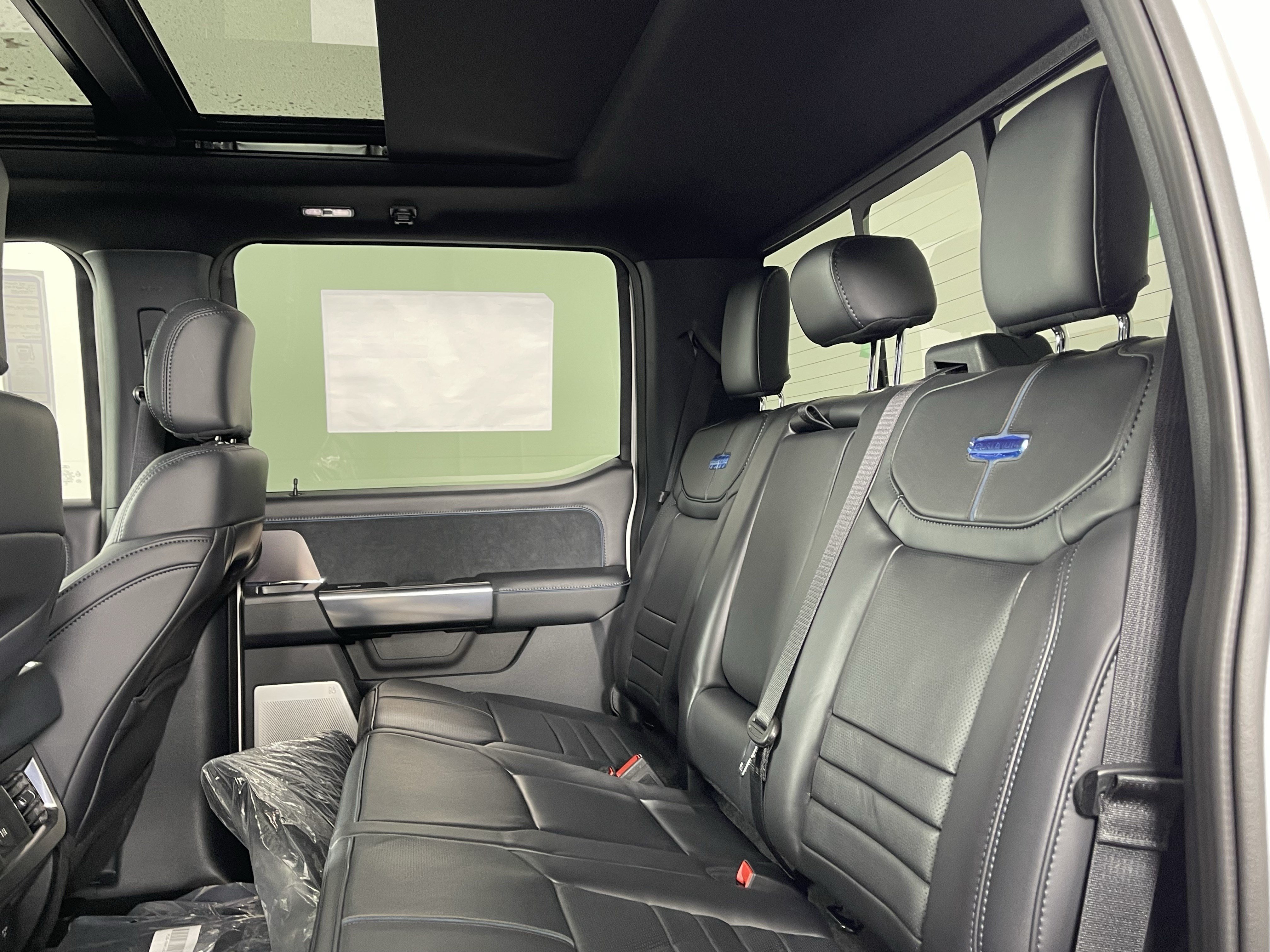 New 2026 Ford F450 Platinum w/ FX4 Off-Road Package AWD/4WD image 13