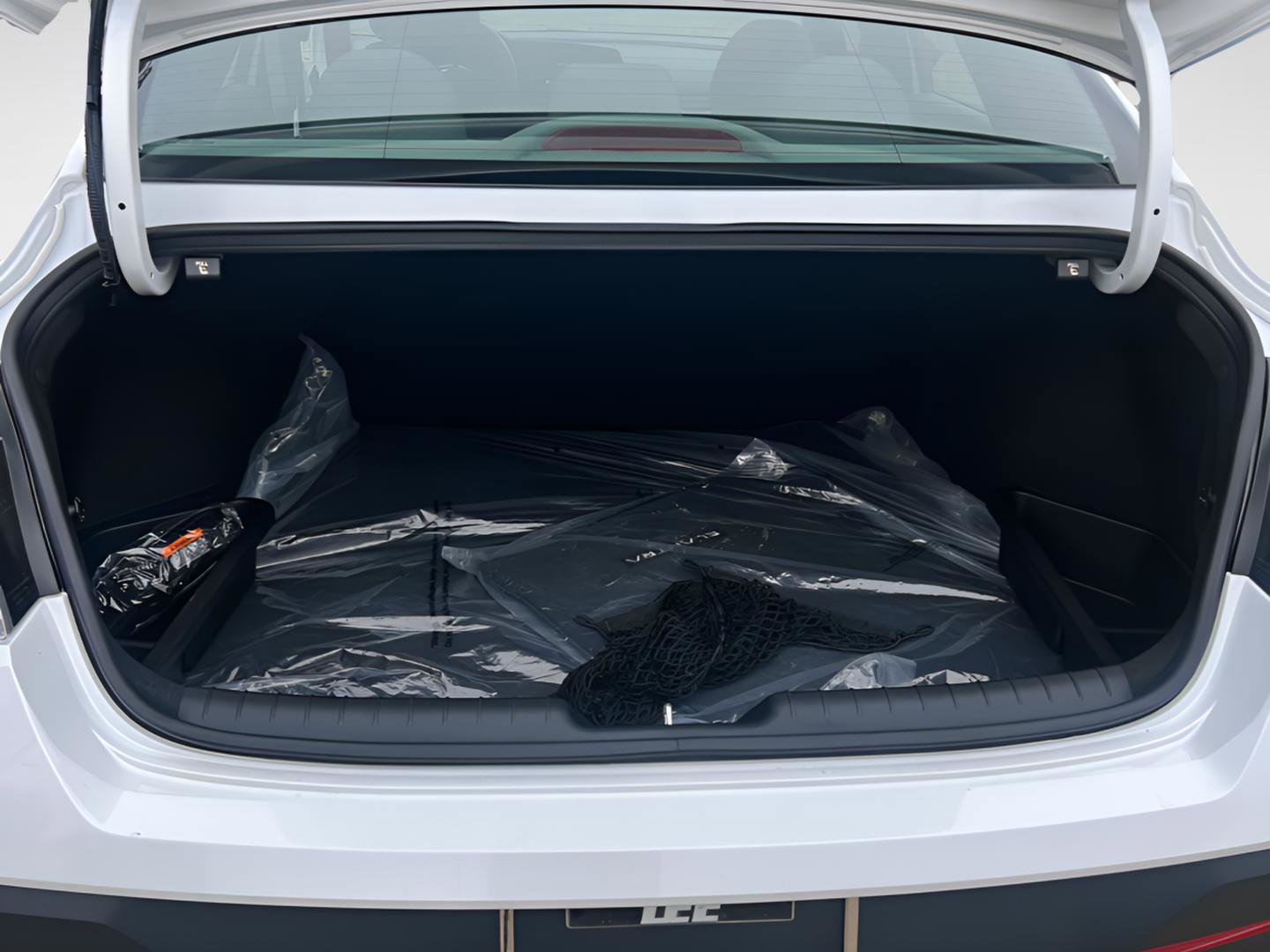 Certified 2025 Hyundai Elantra Sport image 16