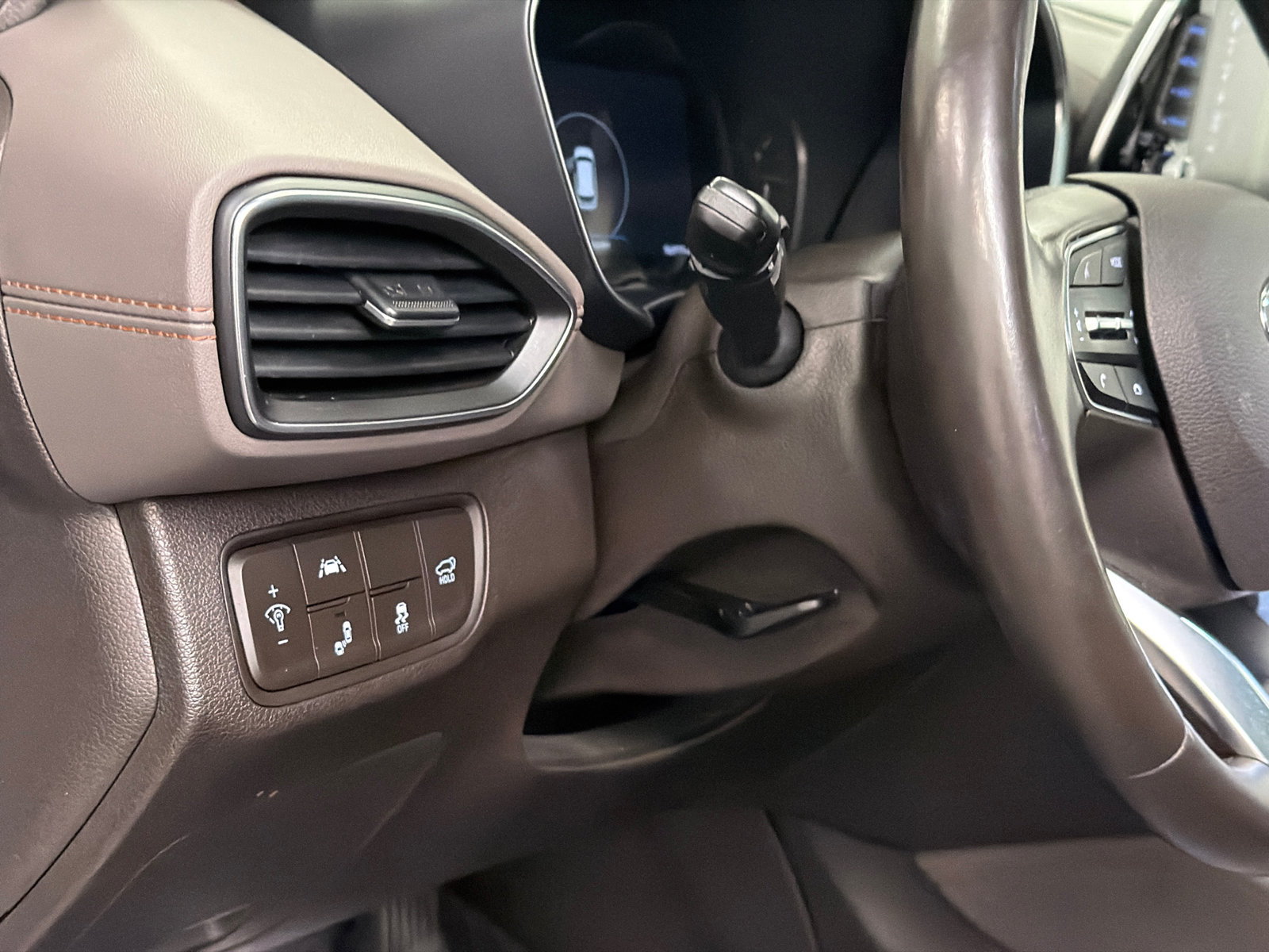 Used 2019 Hyundai Santa Fe FWD image 18