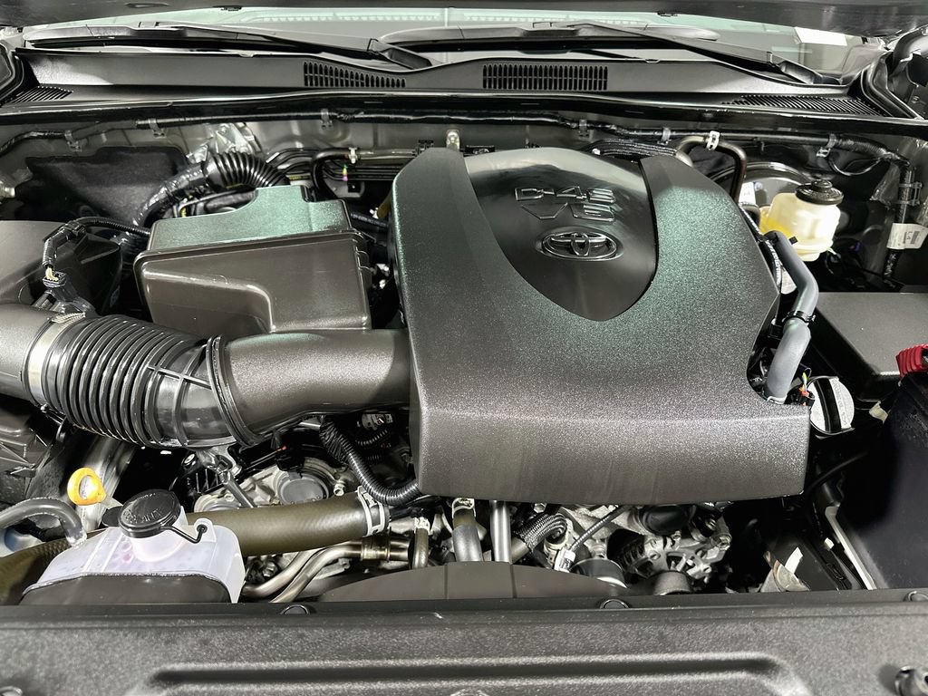 Used 2023 Toyota Tacoma SR5 w/ Black Out Package (TMS) AWD/4WD image 7