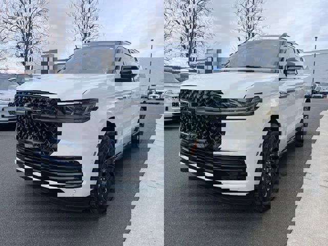 Used 2025 Lincoln Navigator L Black Label image 3