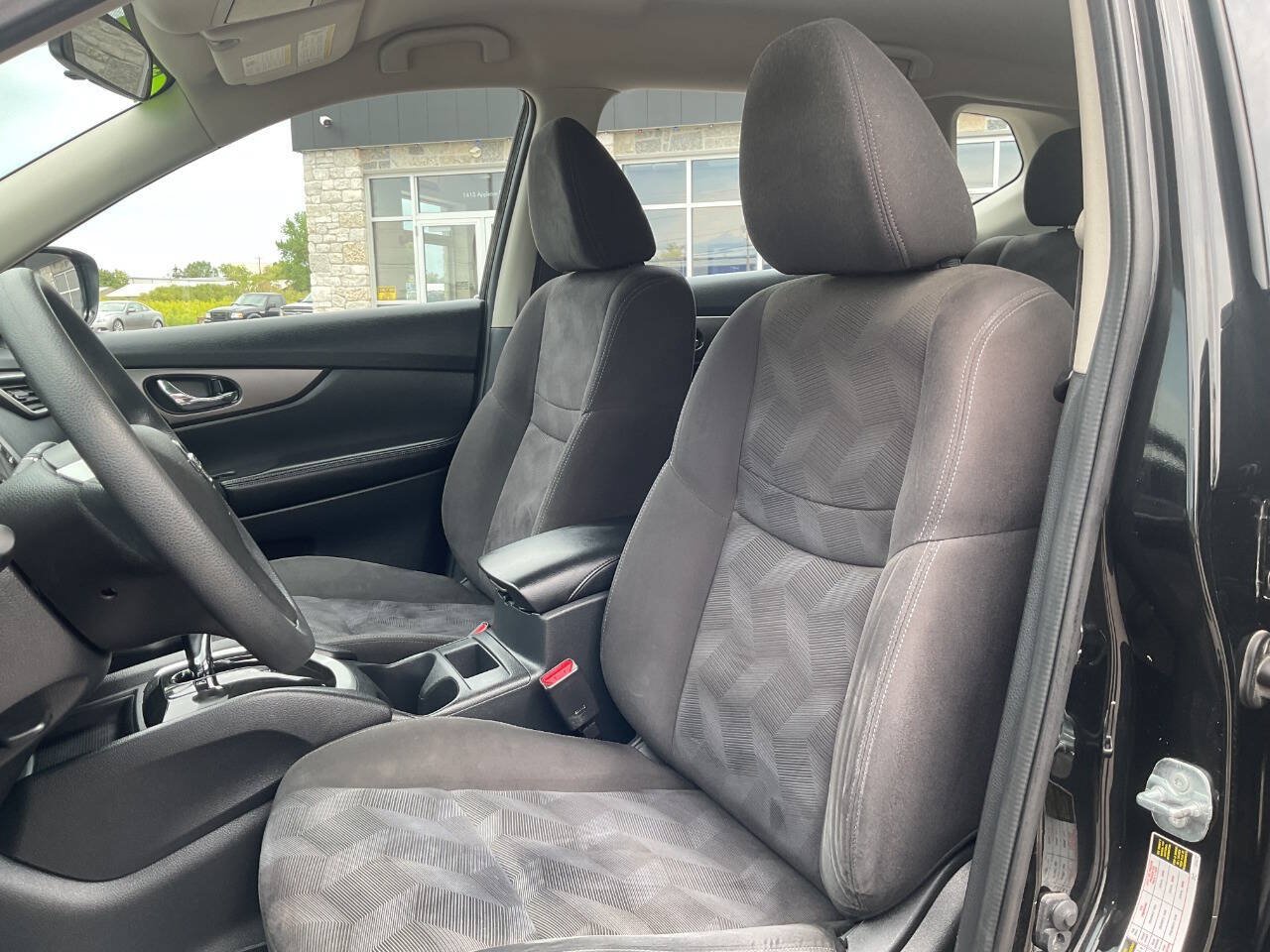 Used 2015 Nissan Rogue S AWD/4WD image 15