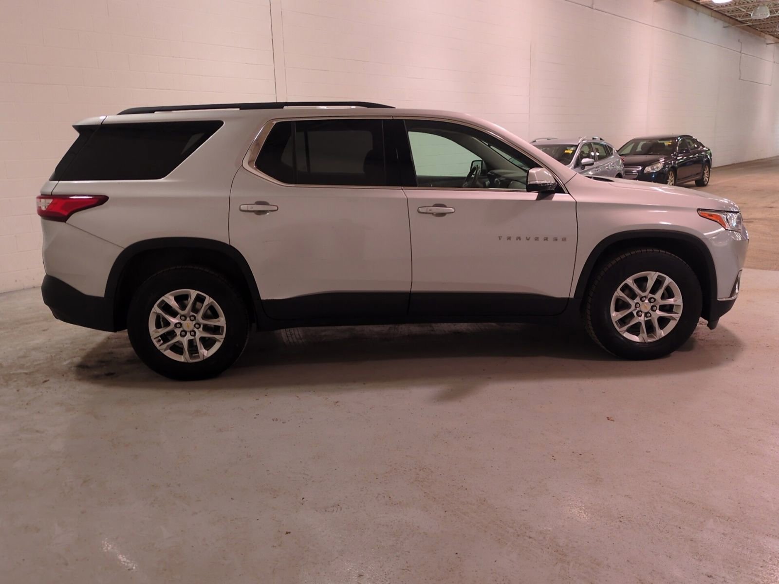 Used 2020 Chevrolet Traverse LT w/ LPO, Floor Liner Package AWD/4WD image 3
