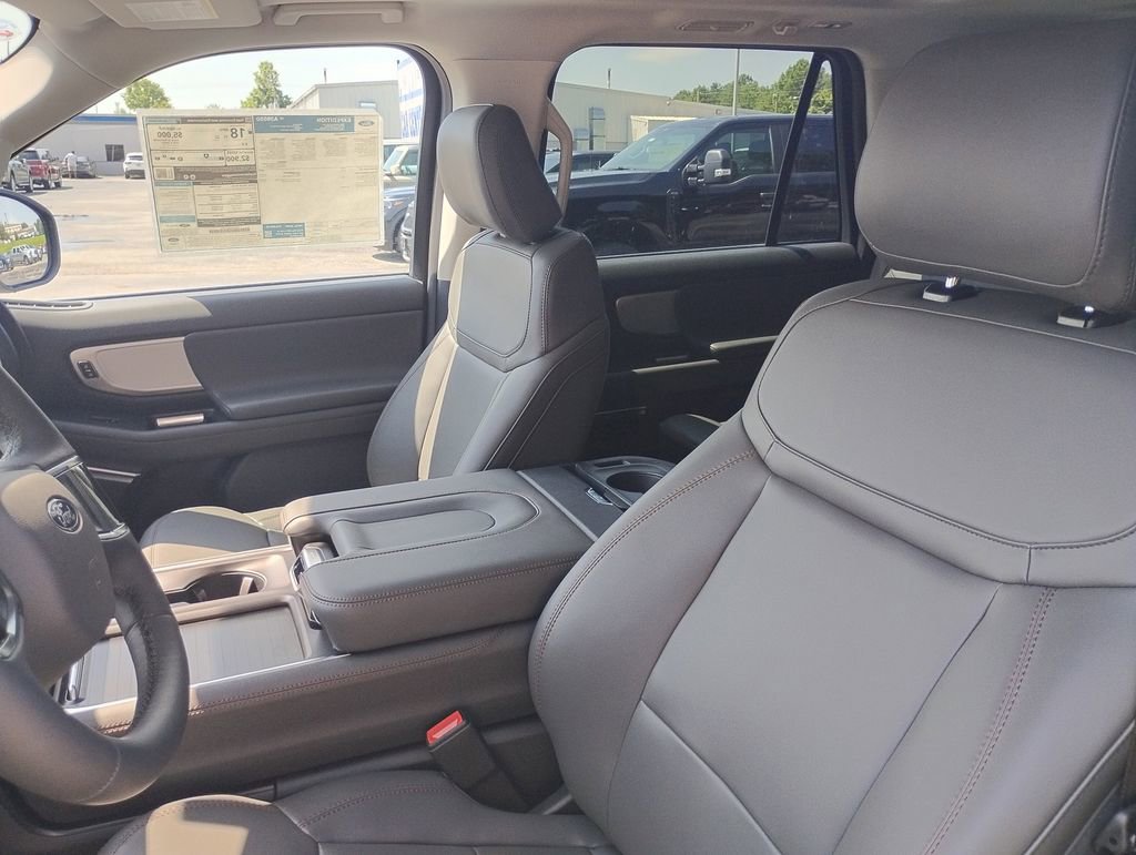 New 2025 Ford Expedition Active image 28