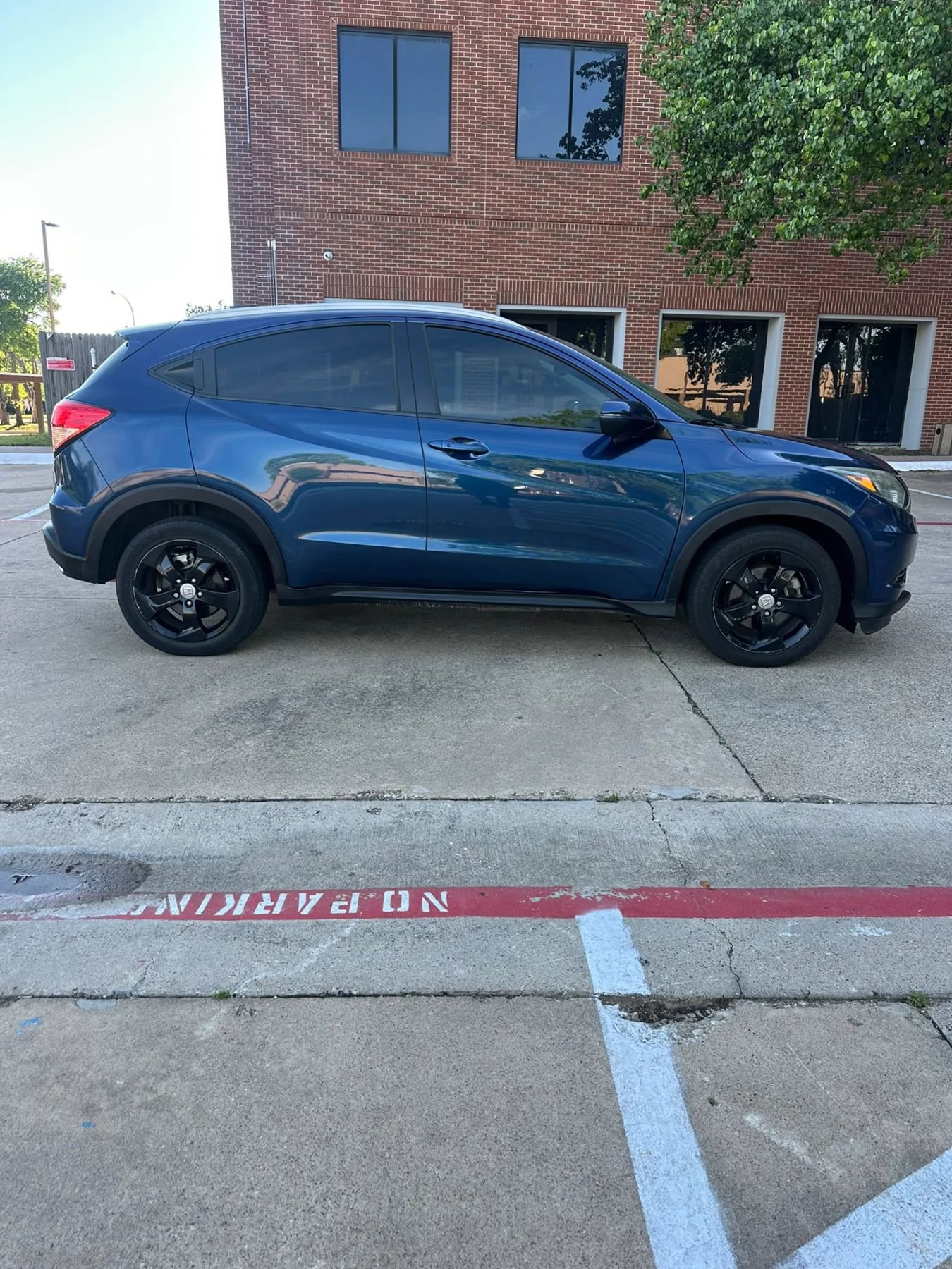 Used 2016 Honda HR-V EX-L image 4