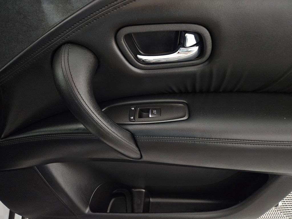 Used 2022 Nissan Armada SL w/ Midnight Edition Package image 32