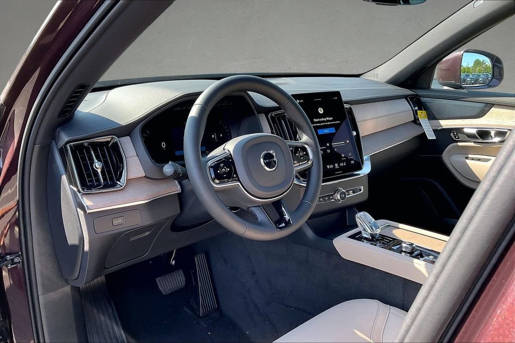 New 2026 Volvo XC90 B5 Plus w/ Protection Package Premier AWD/4WD image 8
