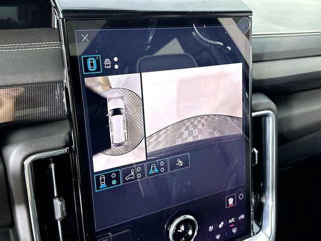 New 2026 GMC Yukon Elevation w/ Elevation Premium Package AWD/4WD image 16