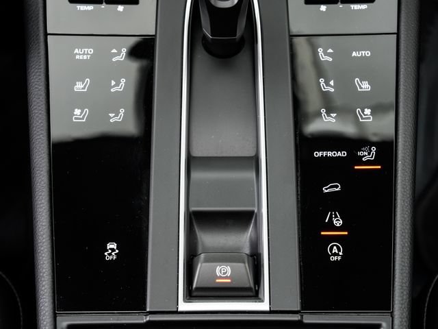 Certified 2026 Porsche Macan AWD/4WD image 19