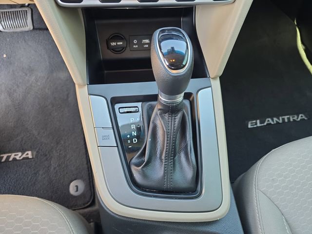 Used 2020 Hyundai Elantra SEL image 18