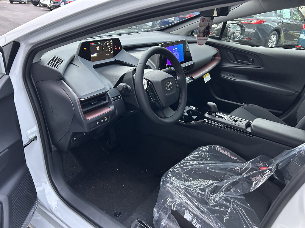 New 2026 Toyota Prius Plug-In Hybrid FWD image 9