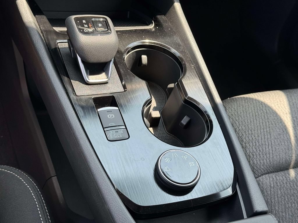 Certified 2026 Nissan Rogue SV AWD/4WD image 28