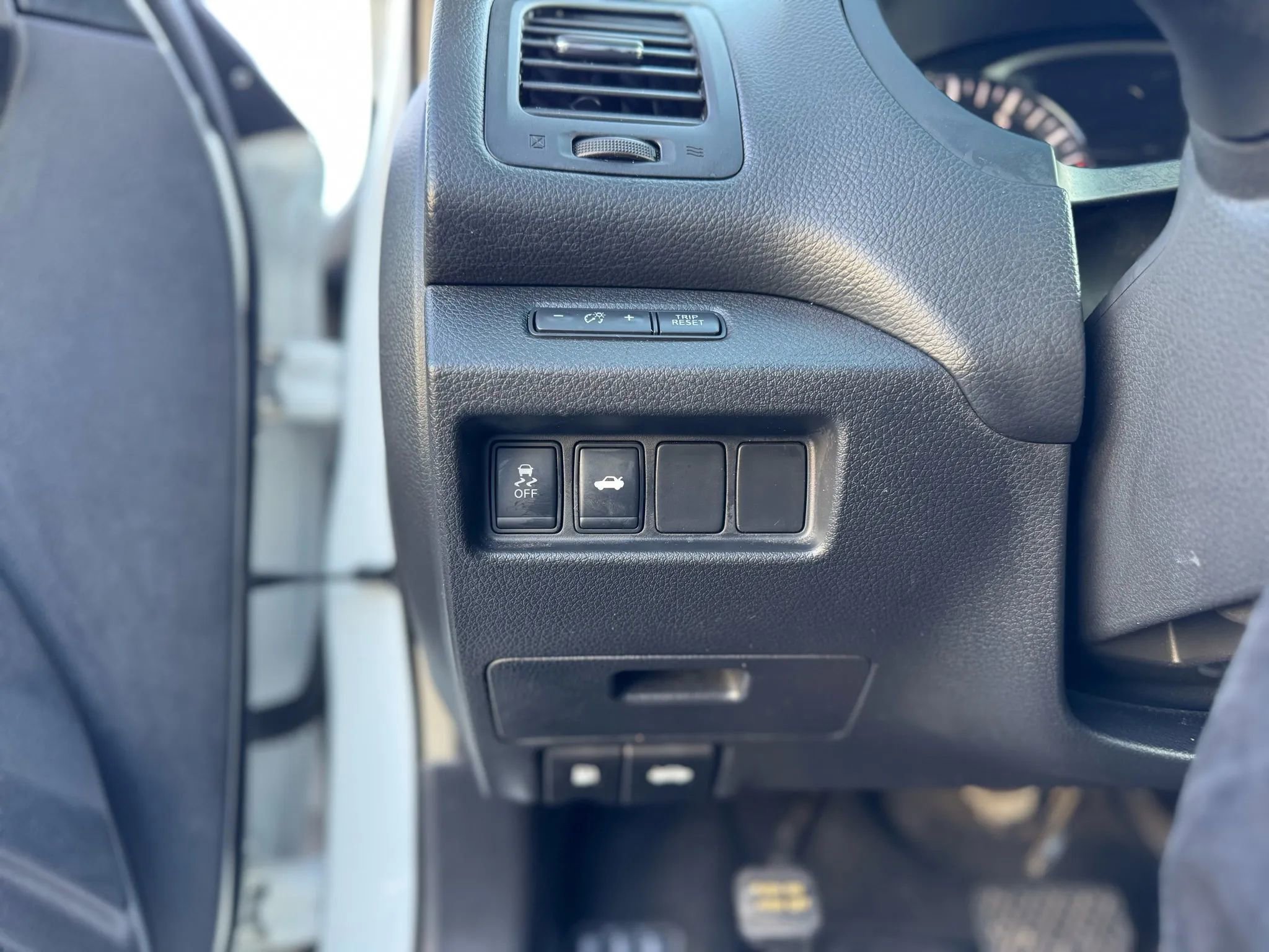 Used 2013 Nissan Altima 2.5 SV w/ 2.5SV Convenience Pkg image 16