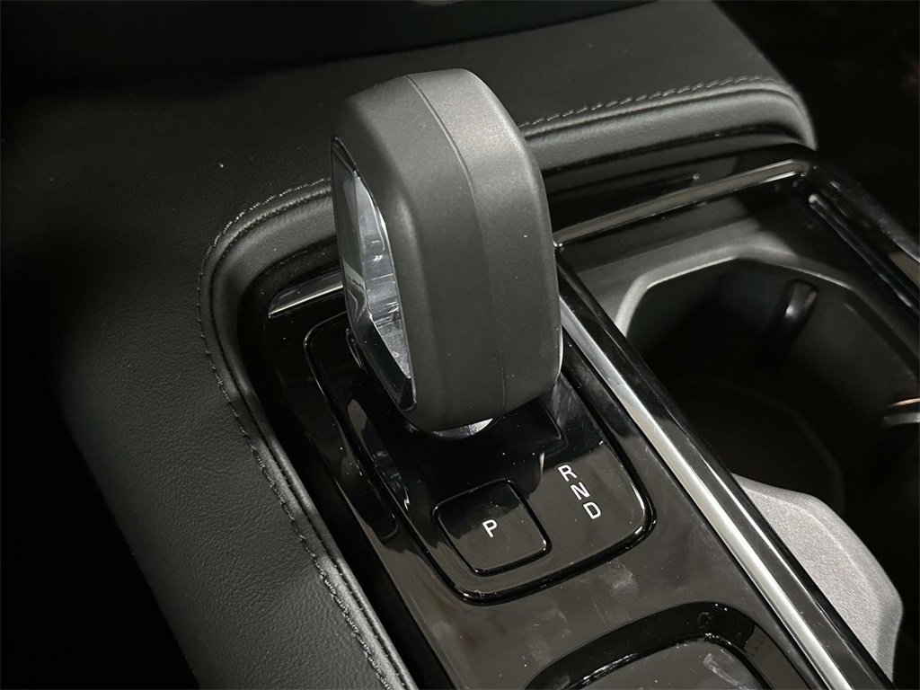 Used 2024 Volvo S60 T8 Plus image 21