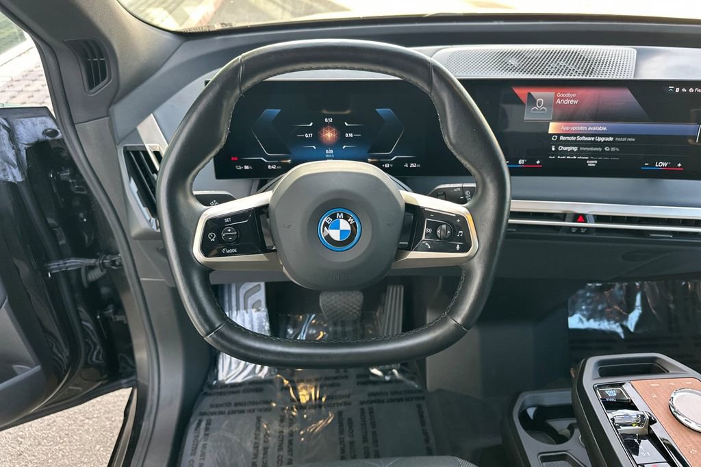 Used 2023 BMW iX M60 image 15