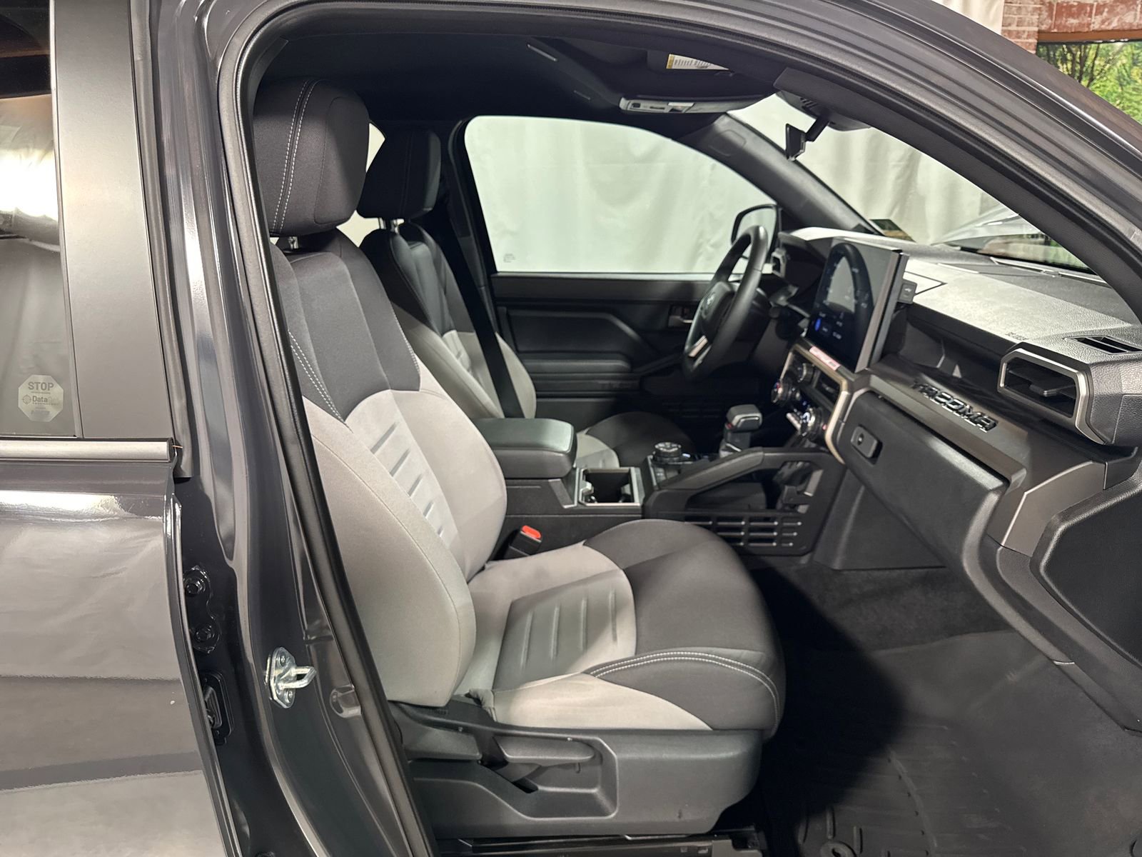 Used 2024 Toyota Tacoma TRD Off-Road AWD/4WD image 37