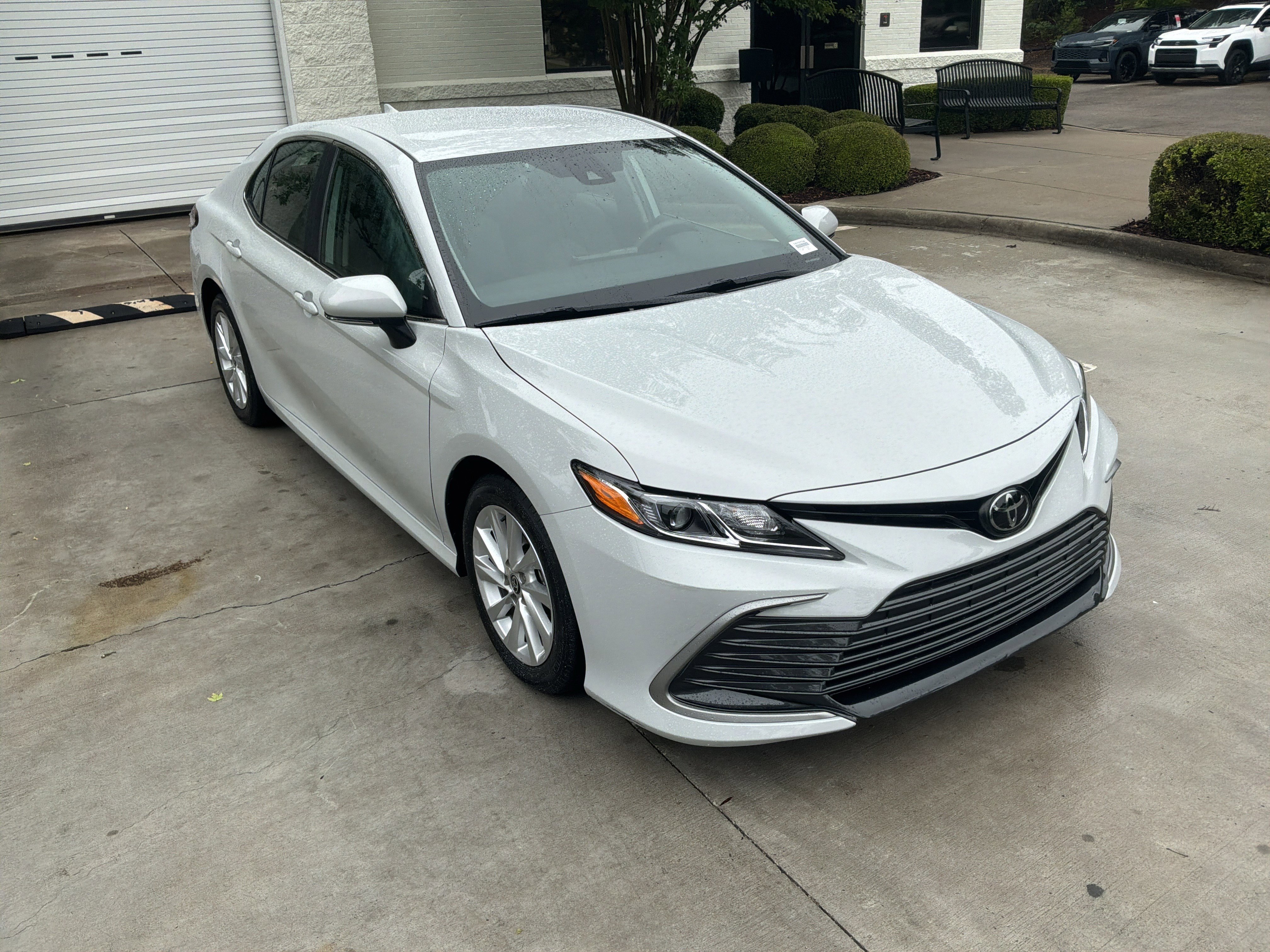 Used 2023 Toyota Camry LE w/ Convenience Package FWD image 2