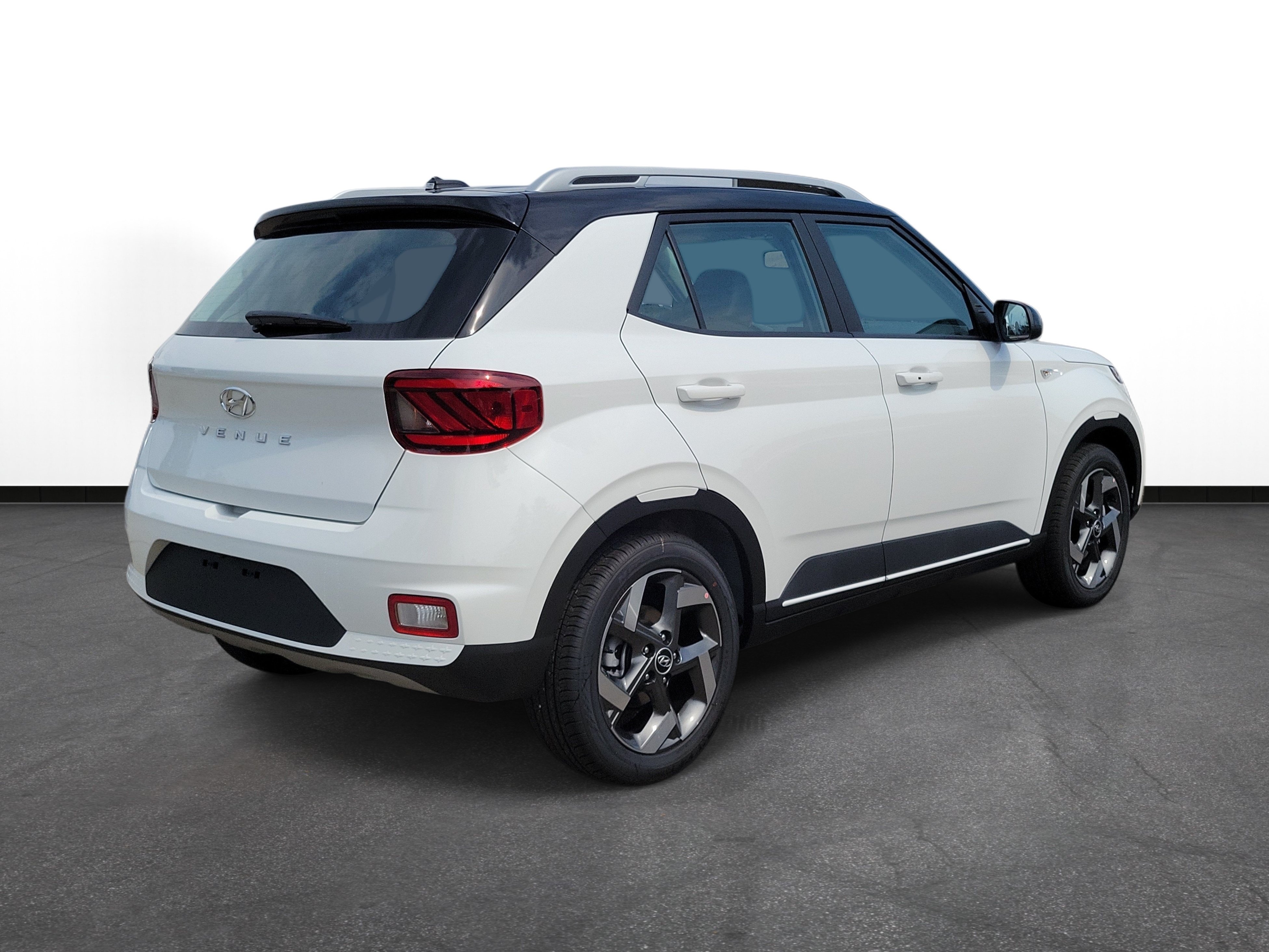 New 2026 Hyundai Venue SEL FWD image 4