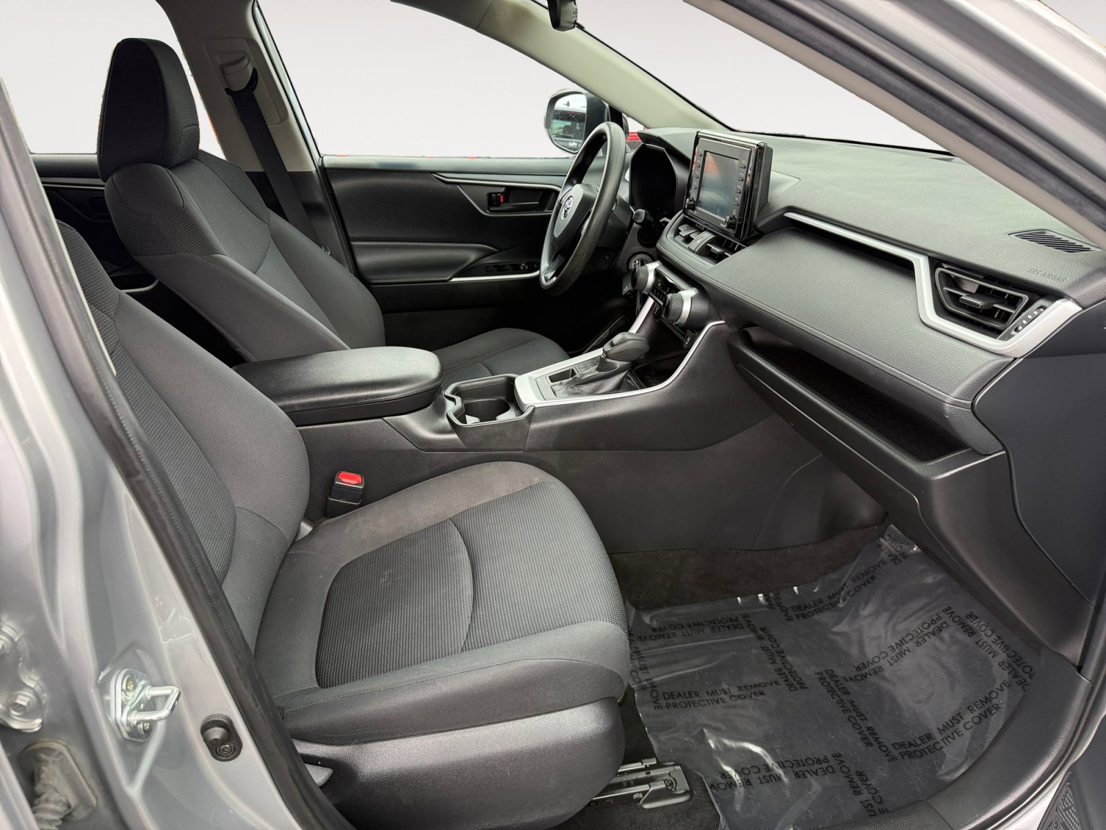 Used 2021 Toyota RAV4 LE w/ Carpet Mat Package (TMS) AWD/4WD image 19
