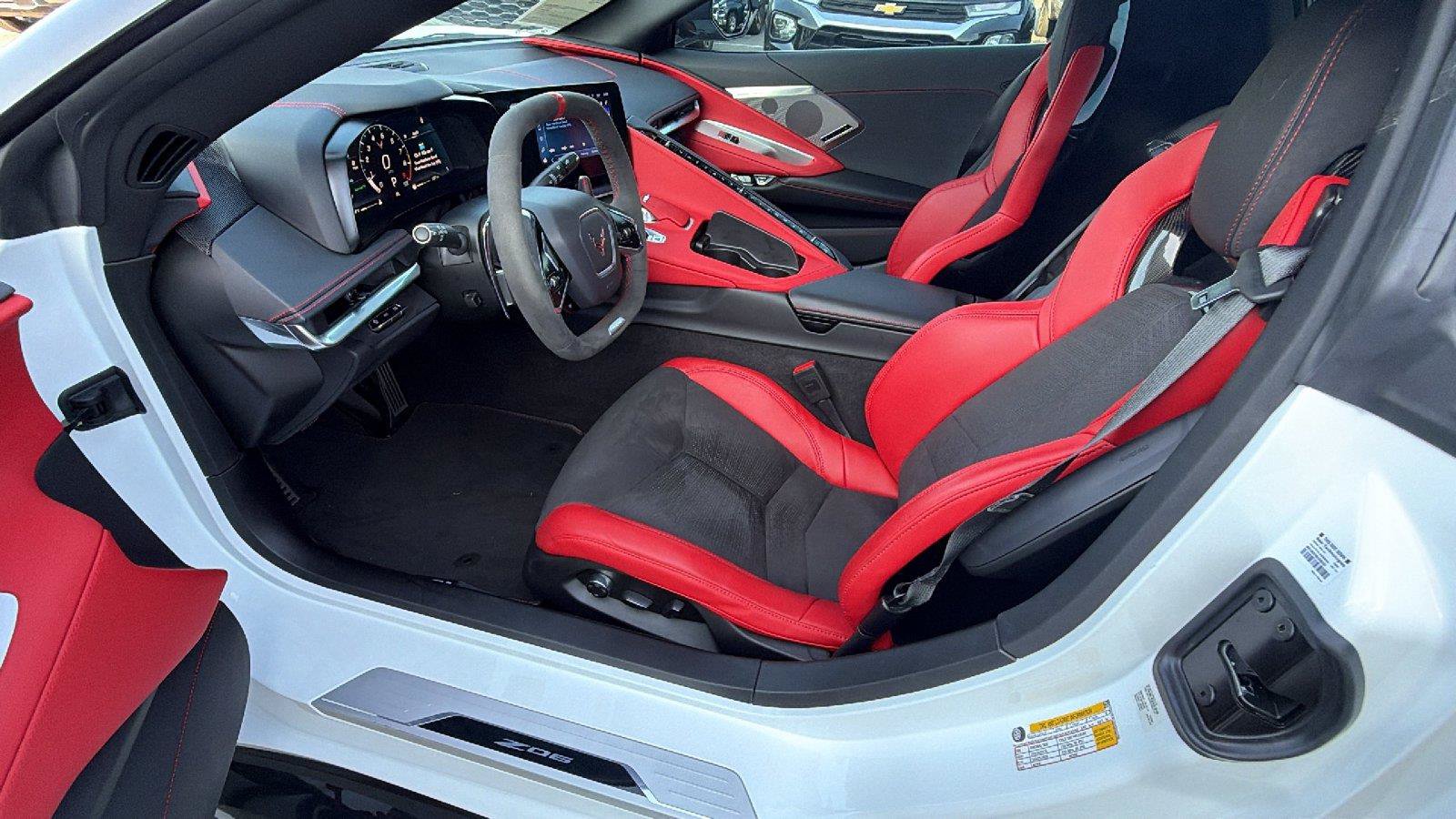 Used 2024 Chevrolet Corvette Z06 RWD image 18