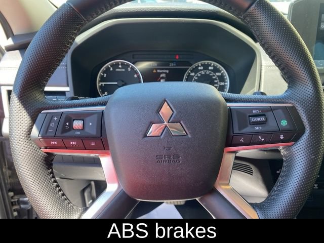 Used 2023 Mitsubishi Outlander SE FWD image 10