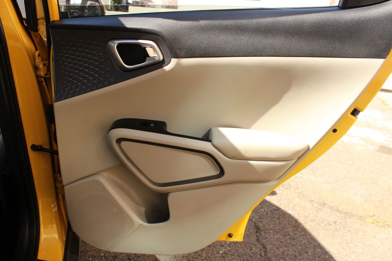 Used 2020 Kia Soul S FWD image 19