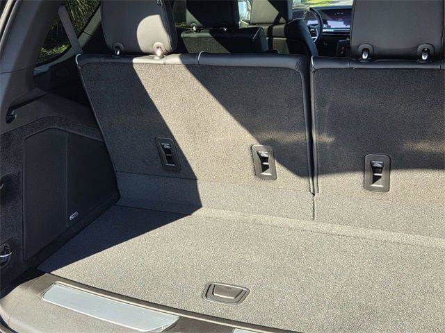 New 2026 Cadillac Escalade Luxury image 21