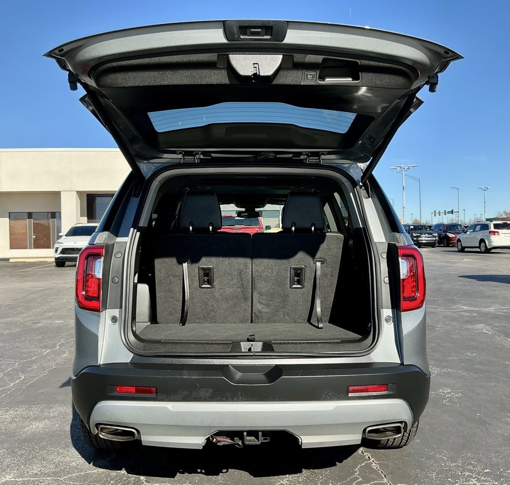 Used 2023 GMC Acadia SLT w/ Technology Package image 17