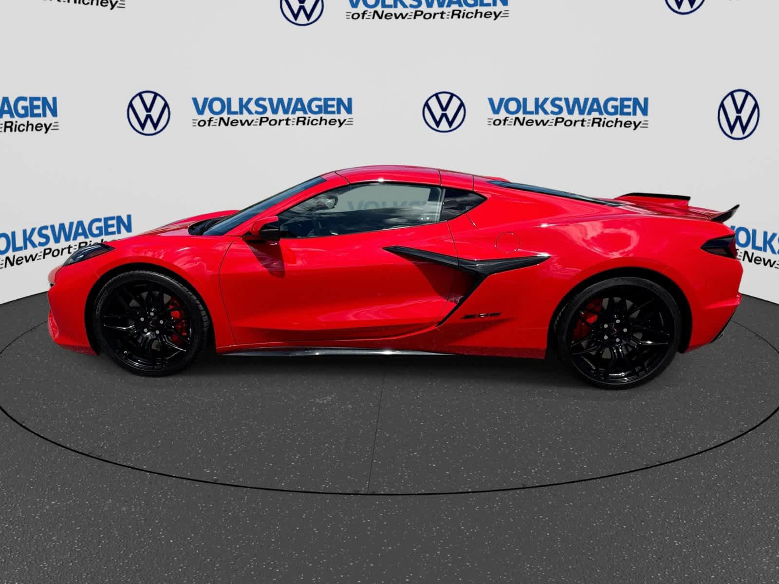 Used 2024 Chevrolet Corvette Z06 RWD image 11
