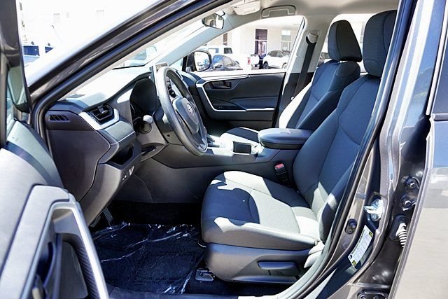 Used 2025 Toyota RAV4 LE FWD image 20