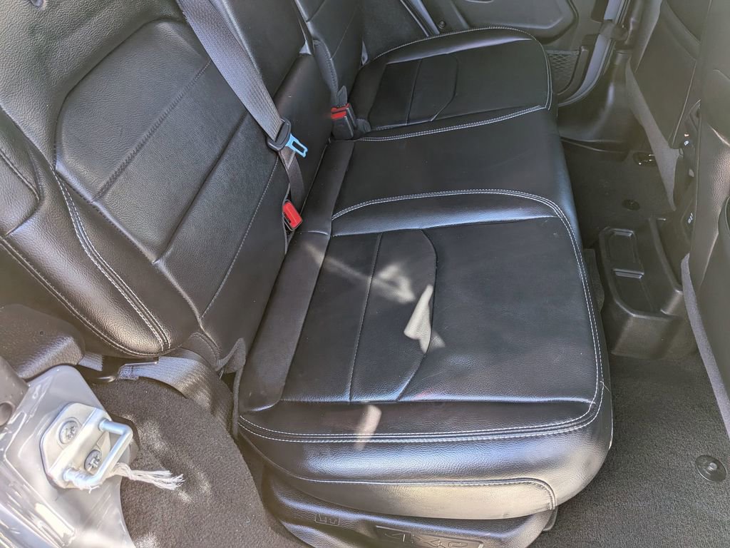 Used 2023 Jeep Wrangler Unlimited Sahara w/ Cold Weather Group AWD/4WD image 22